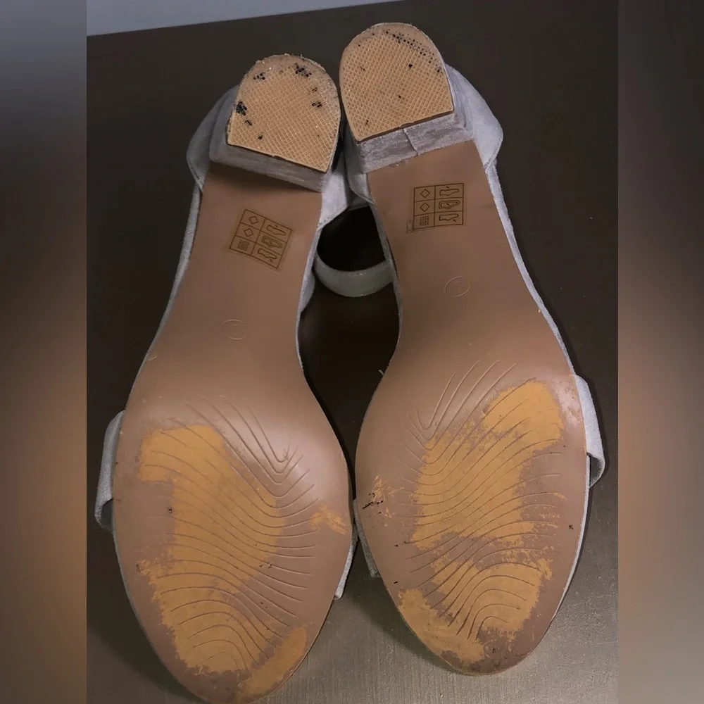 Allegra K Women’s Ankle Strap heeled Sandles Faux Light Gray Suede Size 9